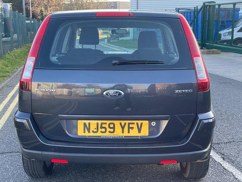 Used Ford Fusion Zetec 99 HP (72 kW) 2009 Grey Hatchback