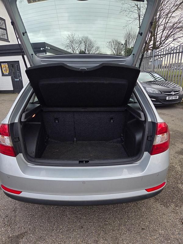 Used Skoda Rapid SE 110 HP (80 kW) 2014 Silver Hatchback