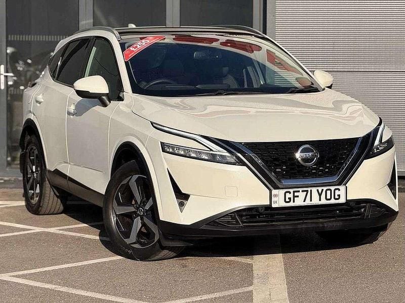White Used 2022 Nissan Qashqai SUV | £18,299 (Fair price) - Image 1/4