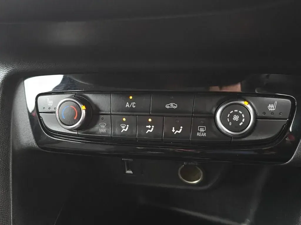 Second-hand Vauxhall Corsa 75 CP (55 kW) 2020 Roșu Hatchback