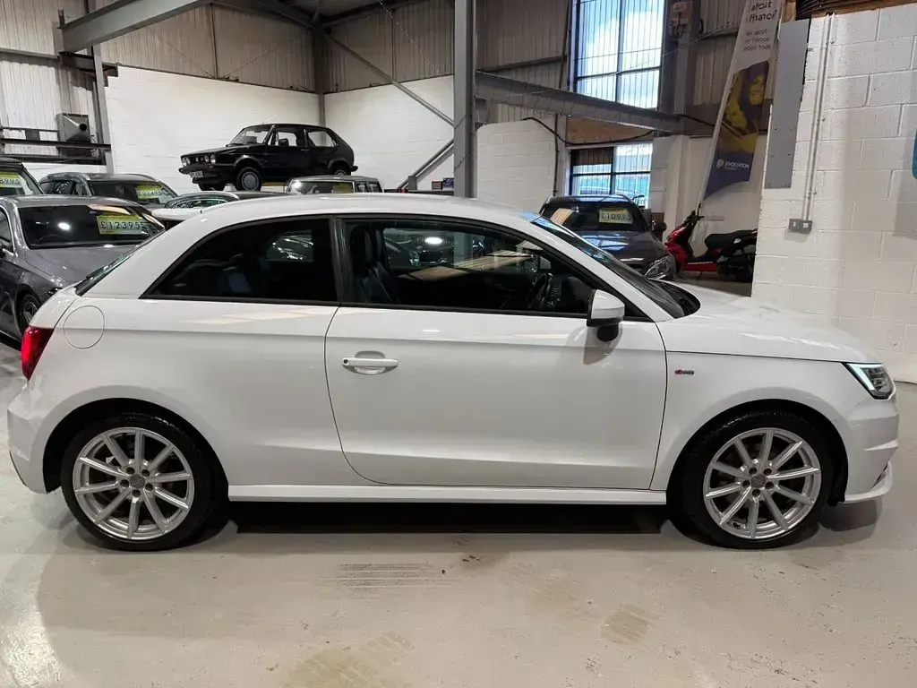 Used Audi A1 S-Line 125 HP (91 kW) 2018 White Hatchback