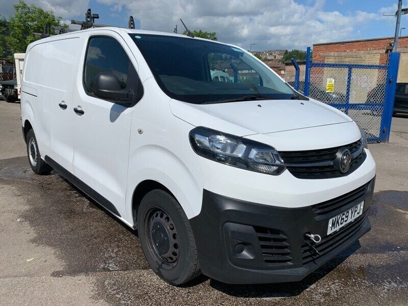 White Used 2020 Vauxhall Vivaro Edition Van | £3,000 - Image 1/3