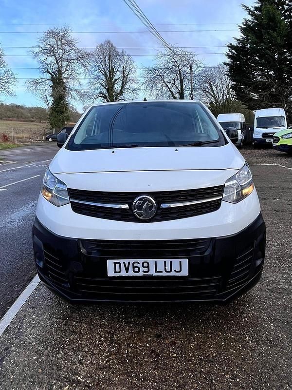 Used Vauxhall Vivaro Edition 2019 White MPV