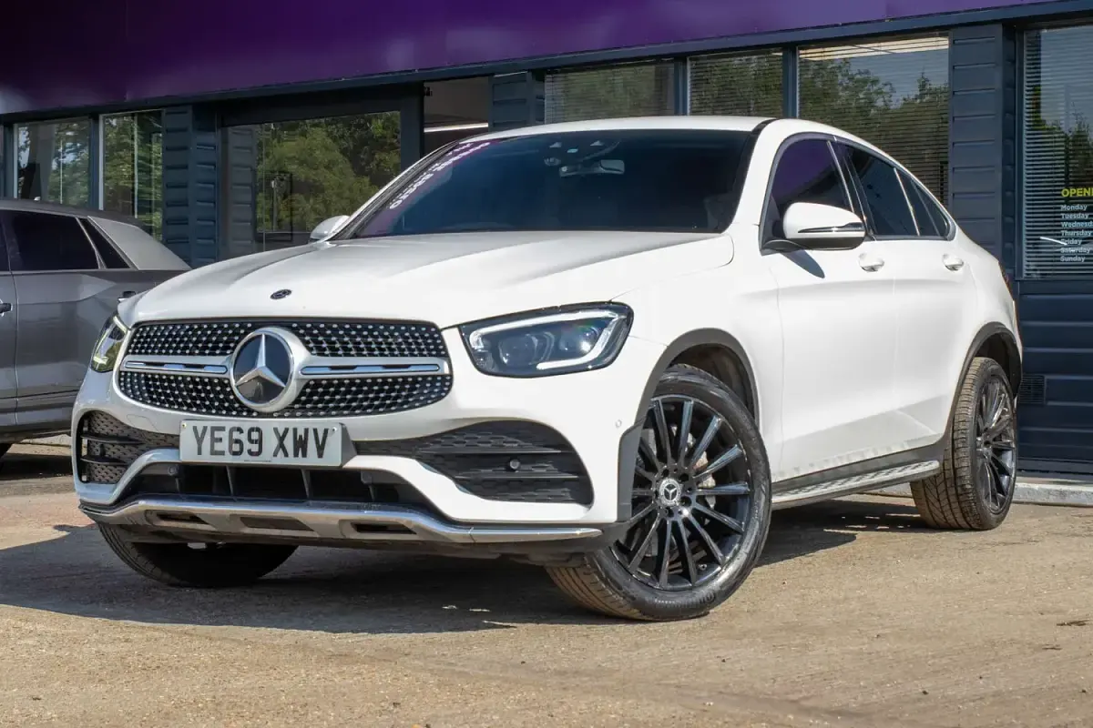 Used Mercedes GLC220 AMG line 191 HP (140 kW) 2019 White SUV