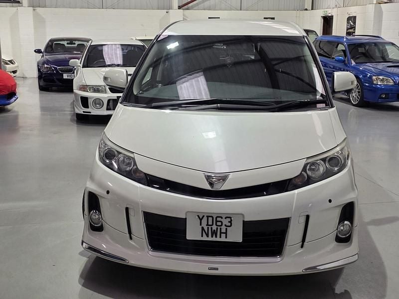 Used Toyota Estima 170 HP (125 kW) 2013 White MPV