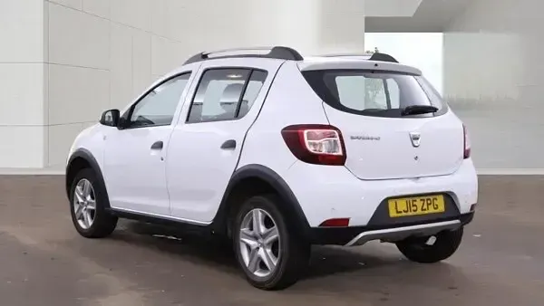 Used Dacia Sandero Lauréate 2015 White Hatchback