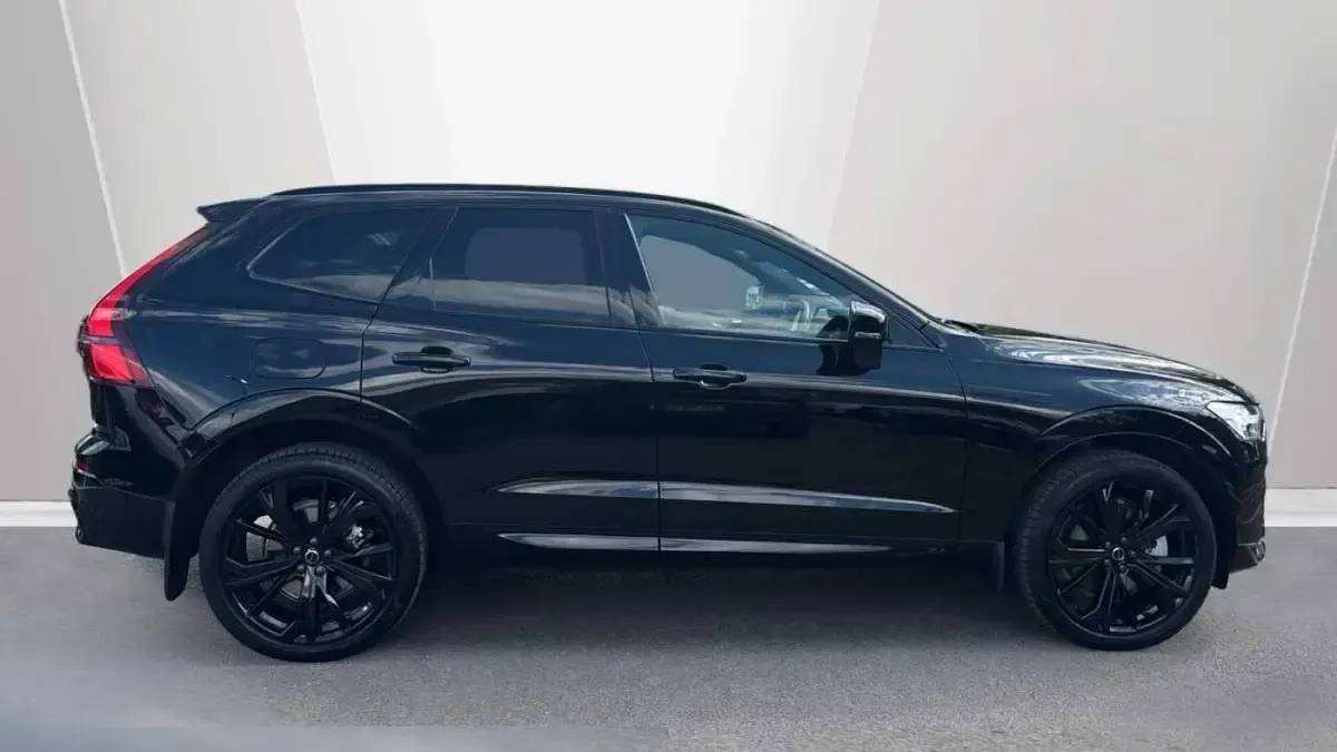 Used Volvo XC60 Plus 345 HP (253 kW) 2025 Black SUV