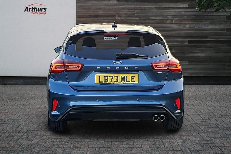 Used Ford Focus ST-Line 123 HP (90 kW) 2023 Blue Hatchback