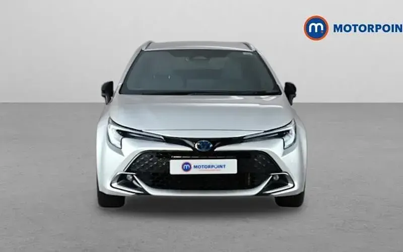 Used Toyota Corolla Design 140 HP (102 kW) 2025 Silver Estate