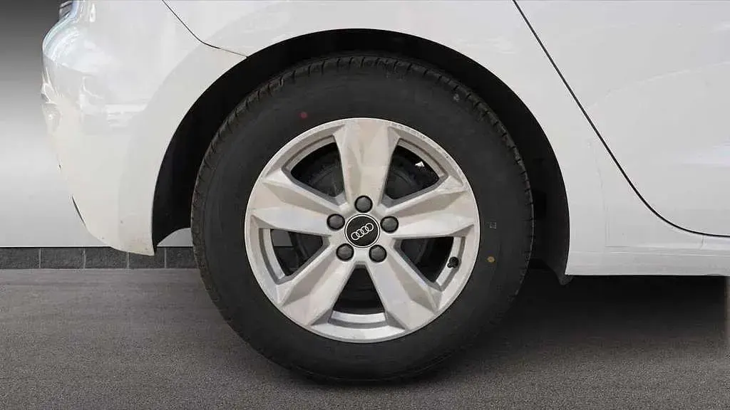 Used Audi A1 Design 109 HP (80 kW) 2023 White Hatchback