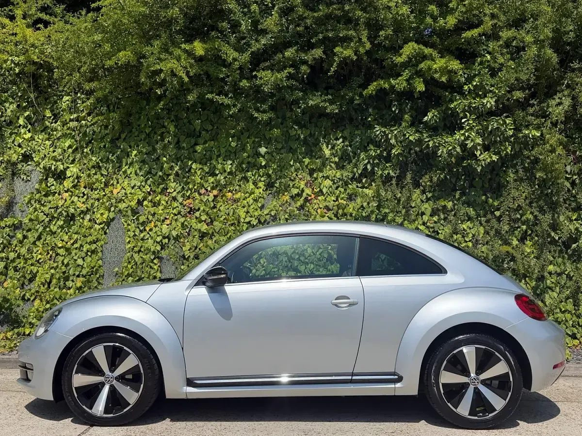 Used VW Beetle Sport 140 HP (102 kW) 2013 Silver Hatchback