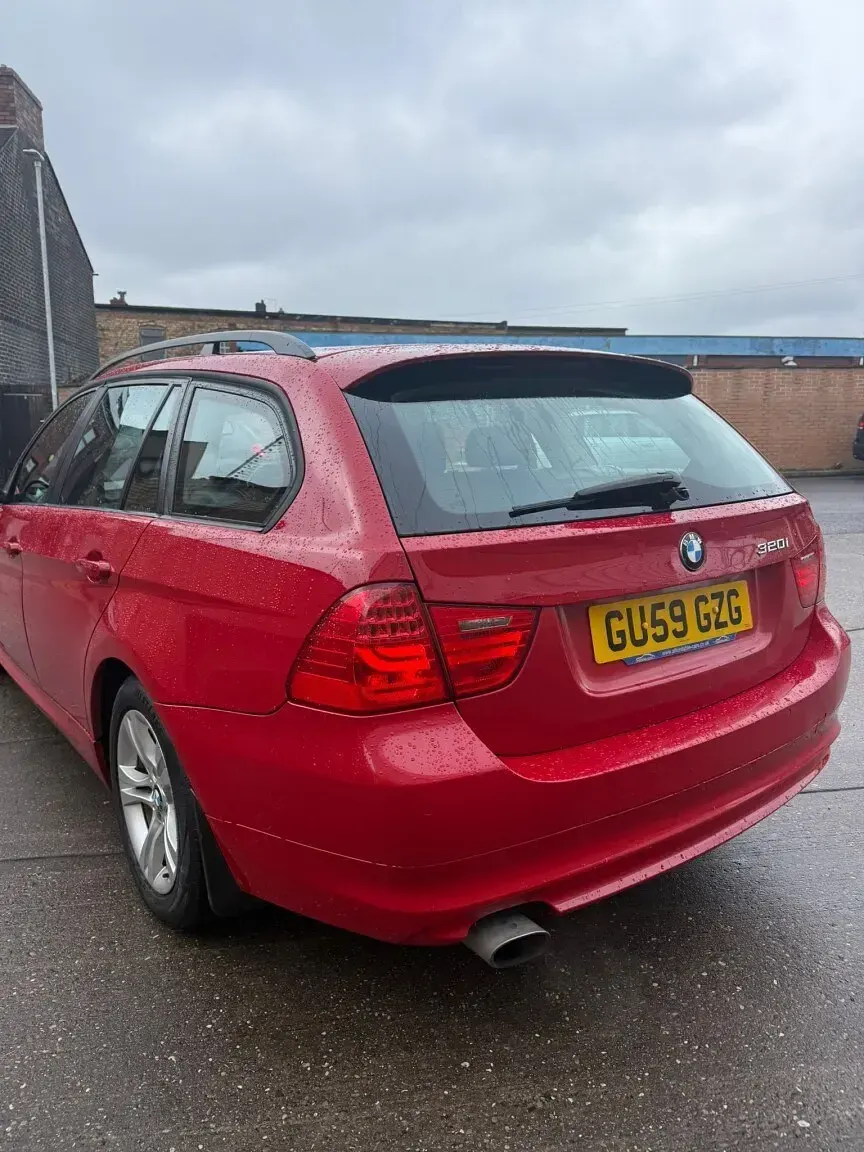Used BMW 320 170 HP (125 kW) 2009 Red Estate