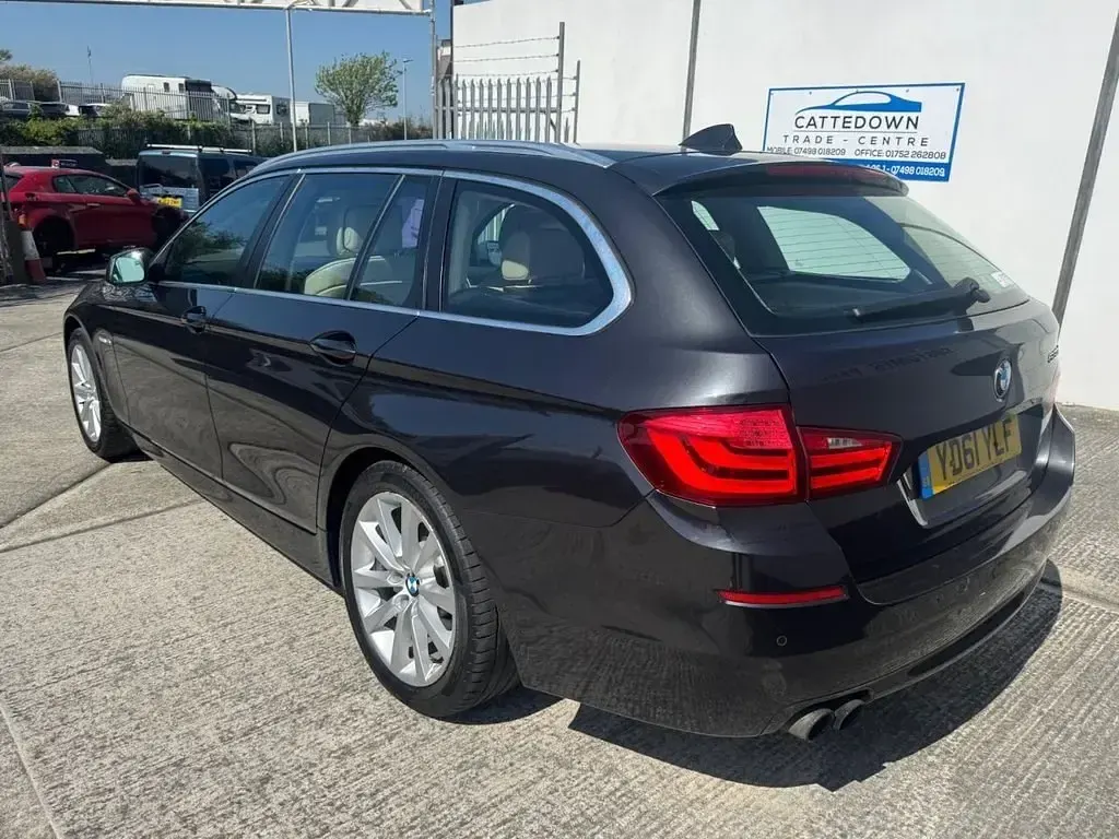 Usado BMW 520 Shadowline 184 CV (135 kW) 2011 Gris Familiar