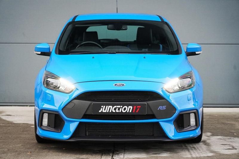 Used Ford Focus RS 350 HP (257 kW) 2017 Blue Hatchback