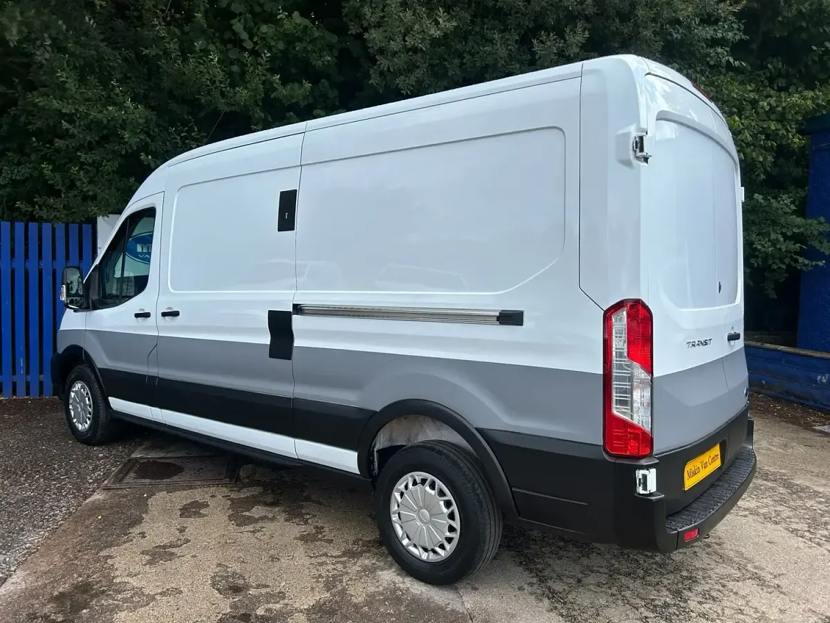 Used Ford Transit 130 HP (95 kW) 2022 White Van