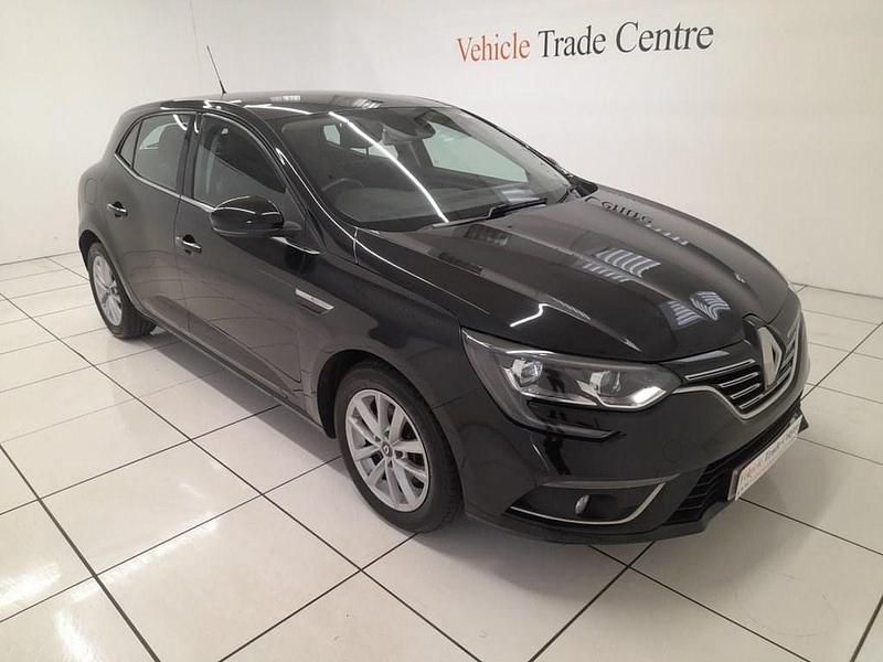 Used Renault Mégane IV Dynamique 130 HP (95 kW) 2017 Black Hatchback