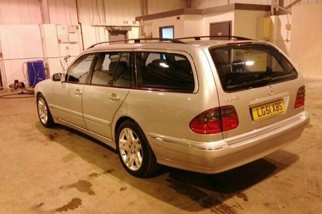 Begagnad Mercedes CLS320 2001 Kombi