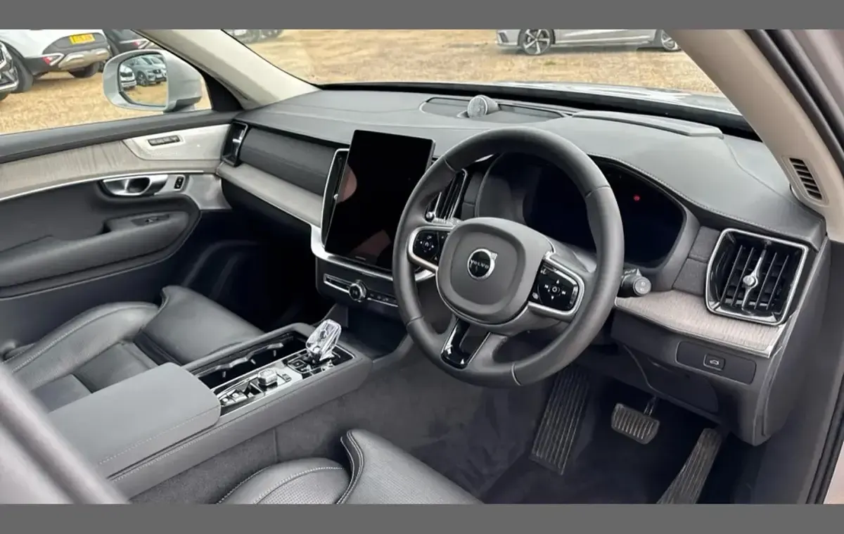 Used Volvo XC90 Ultra 455 HP (334 kW) 2025 Silver SUV
