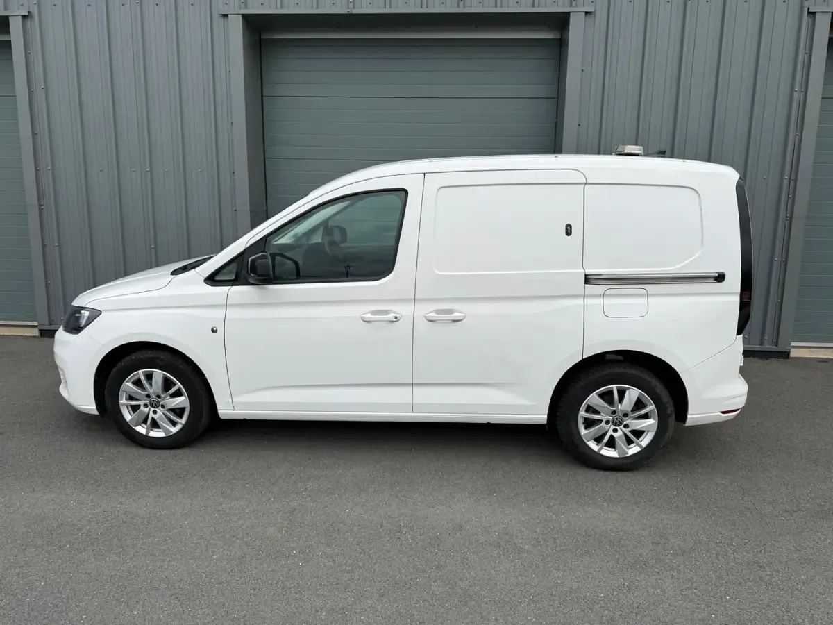 Używany VW Caddy Pro 102 KM (75 kW) 2021 Biały Minivan