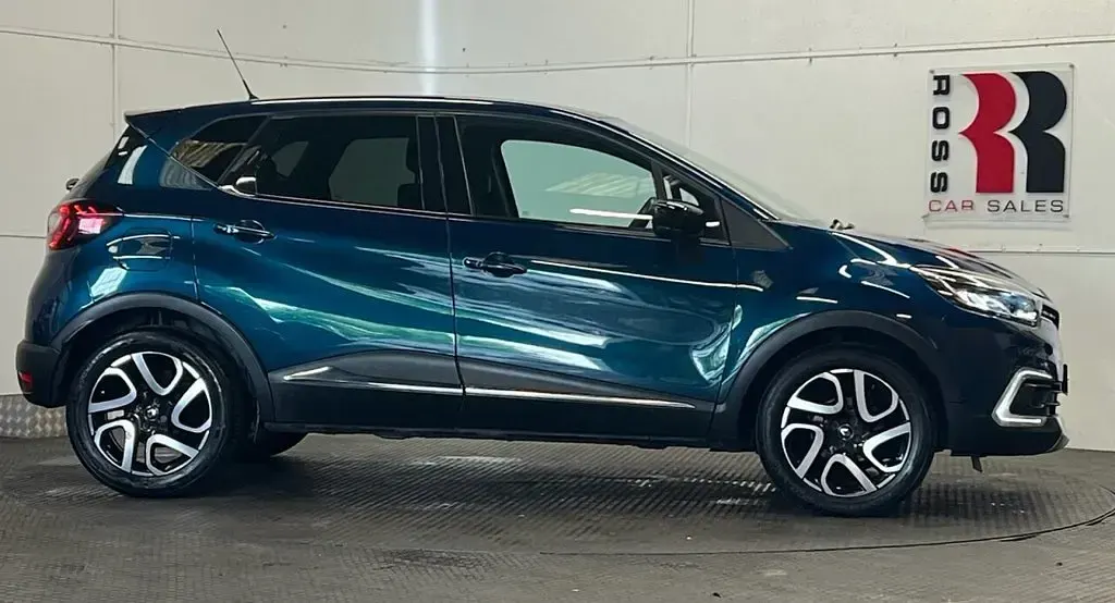Used Renault Captur Dynamique 90 HP (66 kW) 2018 Blue SUV
