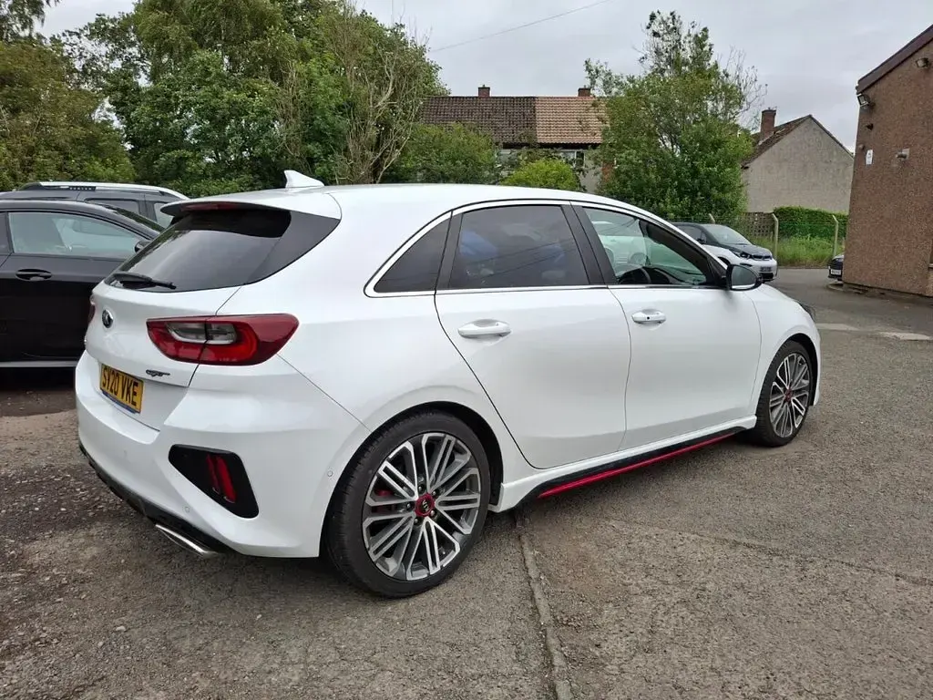 Used Kia Ceed GT GT 201 HP (147 kW) 2020 White Hatchback