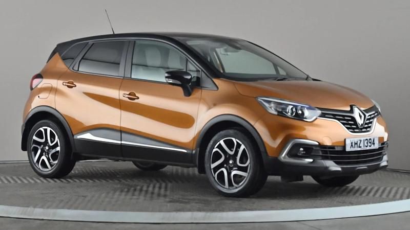 Used Renault Captur Iconic 90 HP (66 kW) 2019 Orange/black SUV