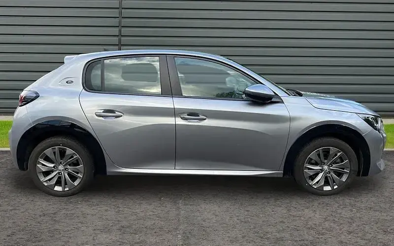 Second-hand Peugeot e-208 Active Premium 100 kW (136 CP) 2022 Hatchback