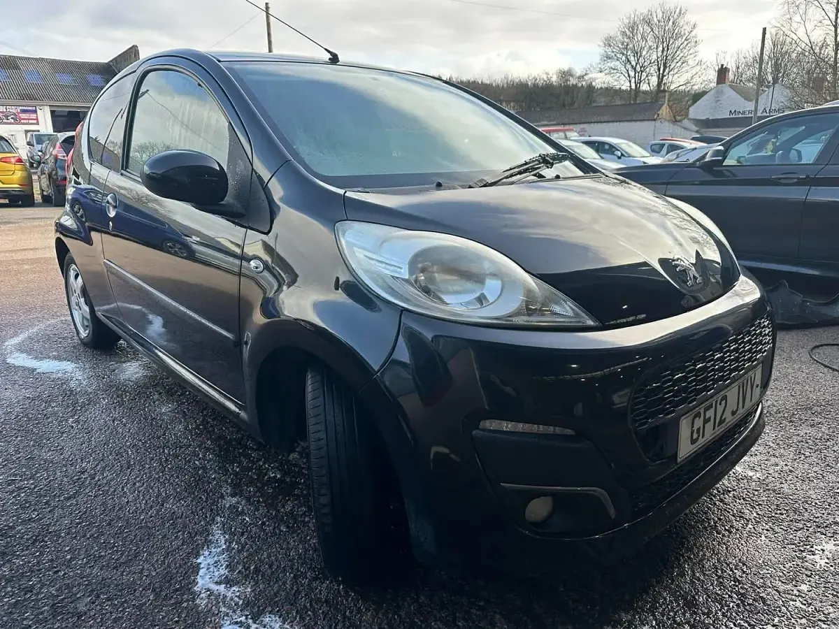 Used Peugeot 107 Allure 68 HP (50 kW) 2012 Black Hatchback