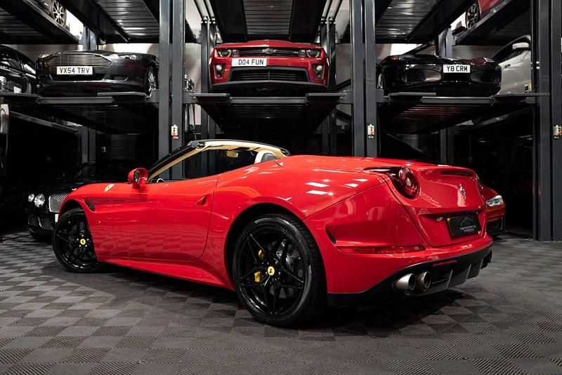 Used Ferrari California 560 HP (411 kW) 2014 Red Cabriolet
