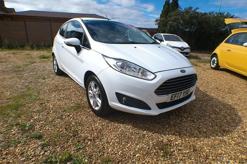 White Used 2017 Ford Fiesta Zetec Hatchback | £4,995 (Fair price) - Image 1/1