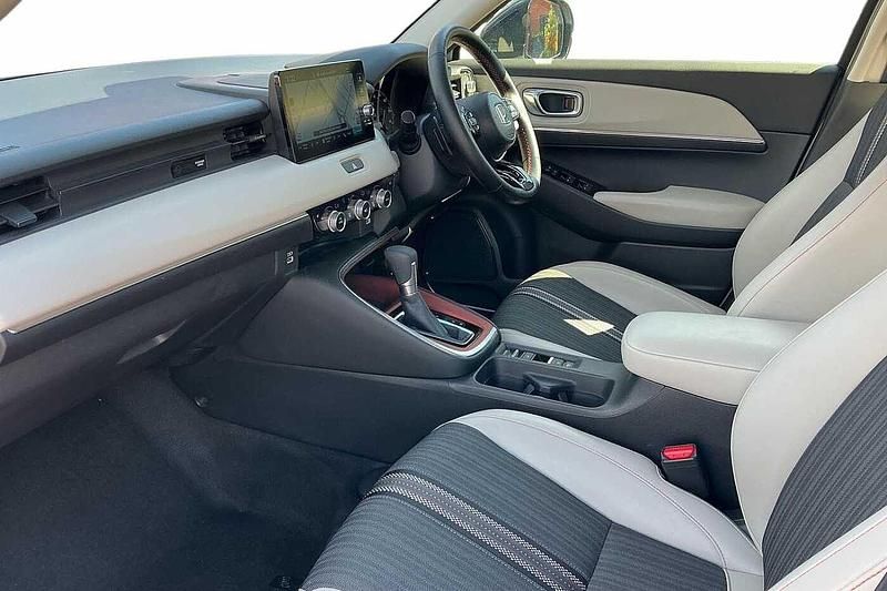 Used Honda HR-V Advance 131 HP (96 kW) 2024 Sunlight white SUV