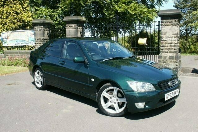 Used Lexus IS300 211 HP (155 kW) 2002 Sedan