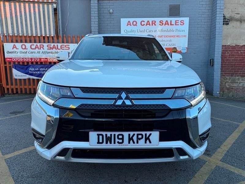 Begagnad Mitsubishi Outlander P-HEV 2019 Vit Kombi