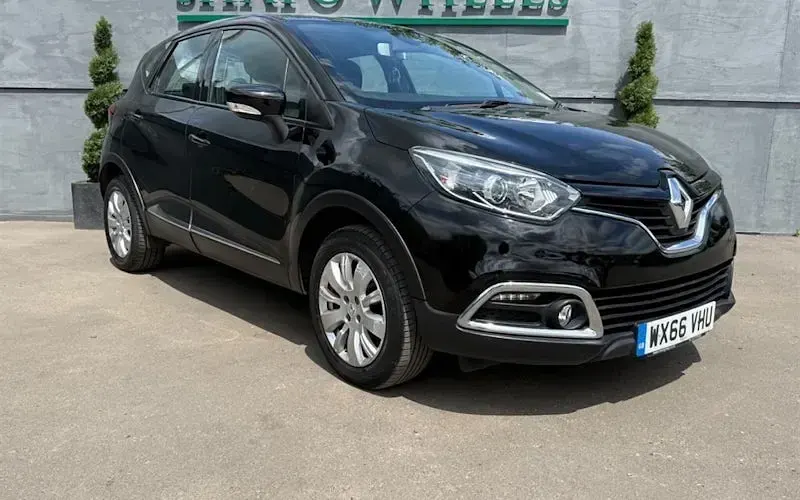 Used Renault Captur Expression+ 90 HP (66 kW) 2016 SUV