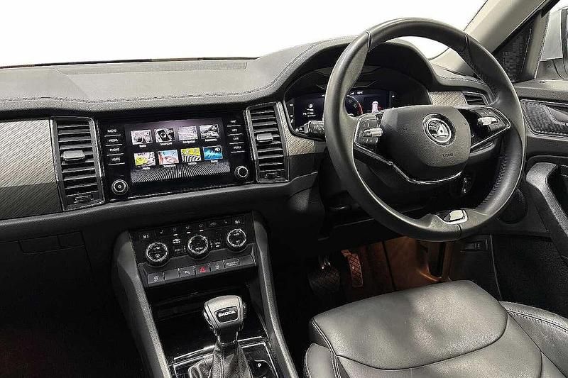 Used Skoda Kodiaq SE L Executive 147 HP (108 kW) 2024 Brilliant silver metallic SUV