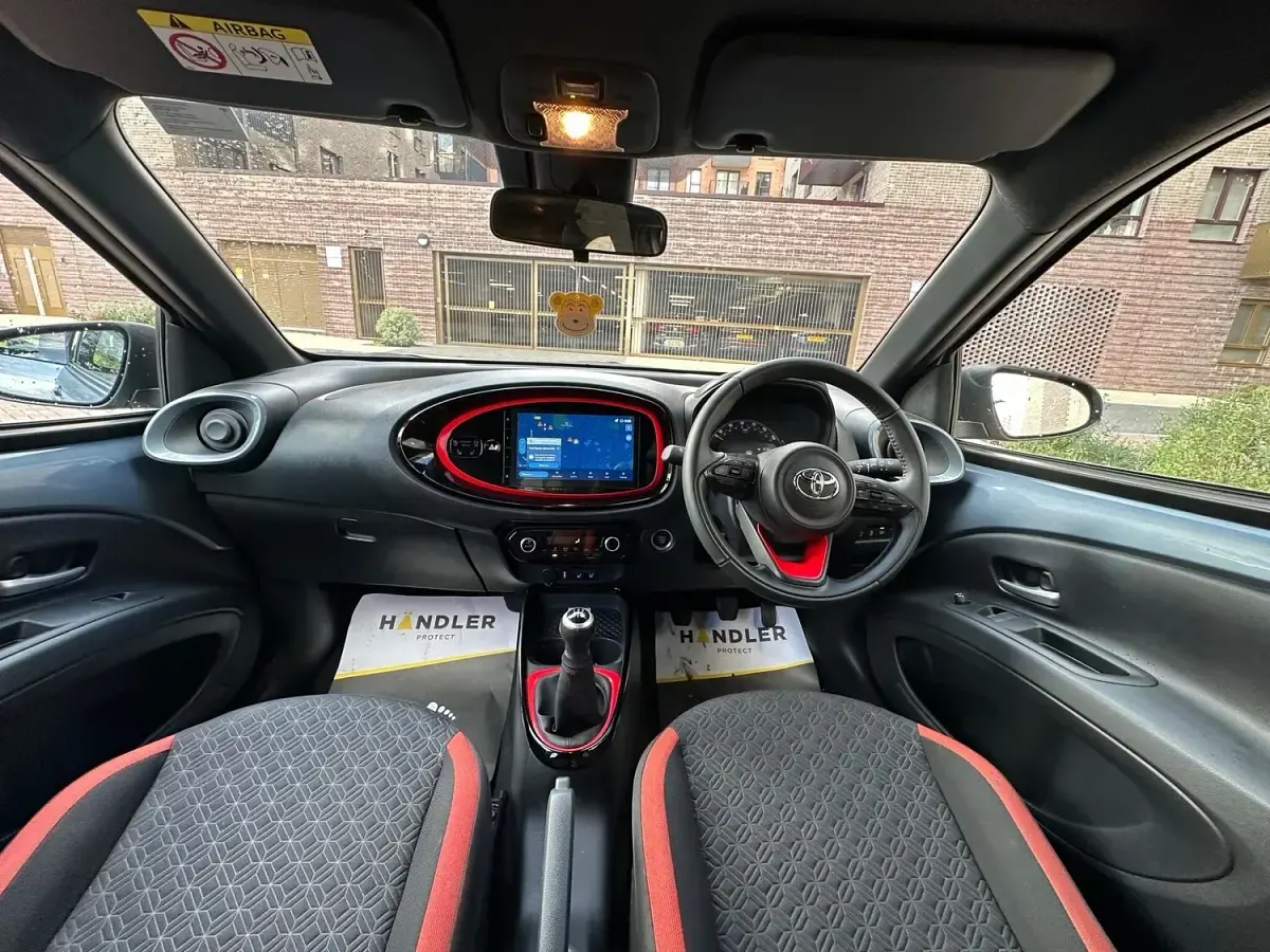 Used Toyota Aygo X 72 HP (52 kW) 2023 Grey SUV