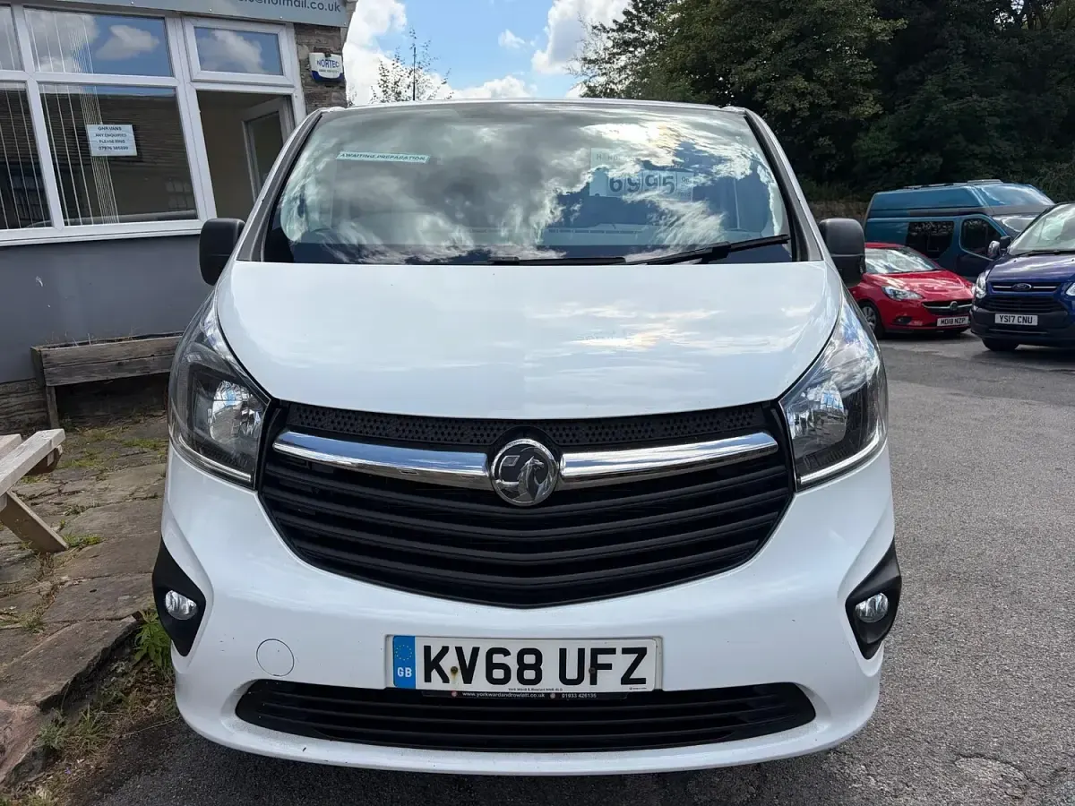 Used Vauxhall Vivaro Sportive 120 HP (88 kW) 2018 White