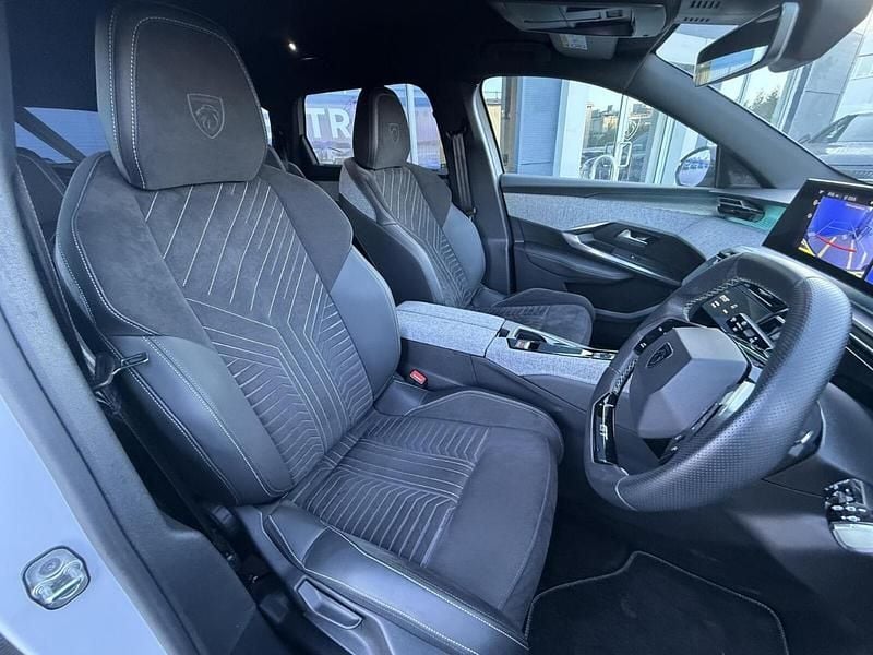 Used Peugeot 5008 GTi 134 HP (98 kW) 2024 White Hatchback