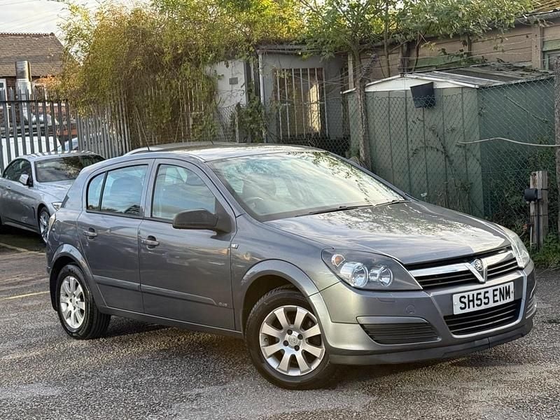 Grey Used 2005 Vauxhall Astra Club Hatchback | £1,489 (Fair price) - Image 1/4