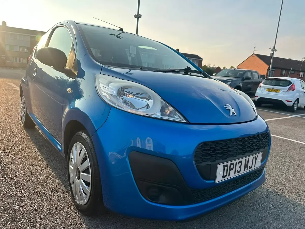 Used Peugeot 107 Access 67 HP (49 kW) 2013 Blue Hatchback
