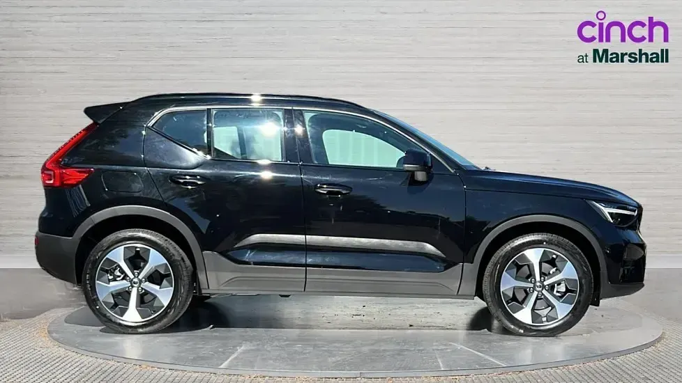 New Volvo XC40 Plus 163 HP (119 kW) 2026 Metallic  onyx black SUV