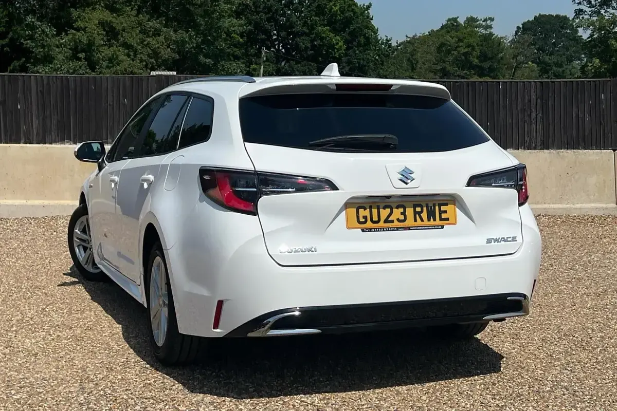 Used Suzuki Swace 140 HP (102 kW) 2023 White Estate