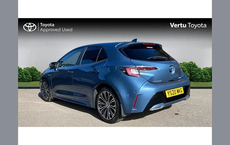 Used Toyota Corolla Design 184 HP (135 kW) 2020 Blue Hatchback
