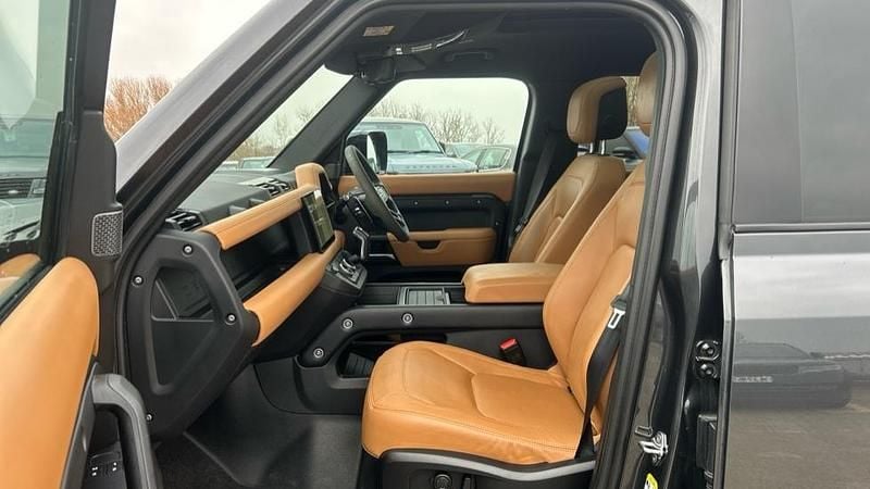 Usado Land Rover Defender 525 CV (386 kW) 2023 Gris SUV