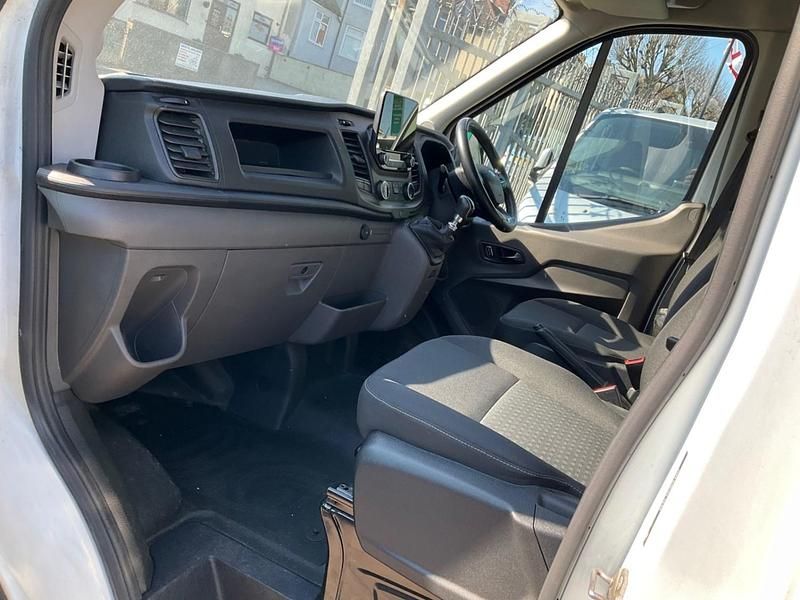 Used Ford Transit Trend 170 HP (125 kW) 2021 White Van