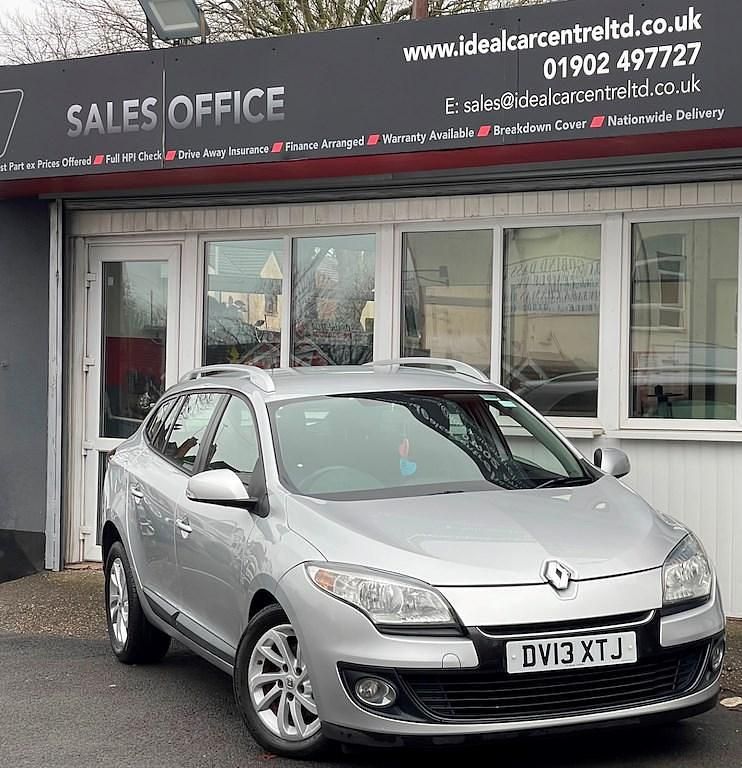 Used Renault Mégane GrandTour Expression+ 110 HP (80 kW) 2013 Silver Estate