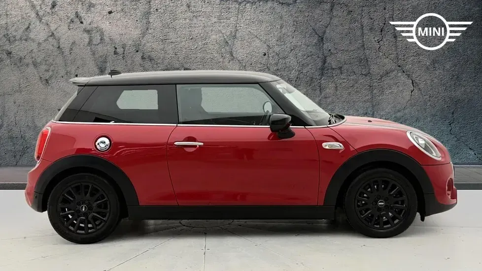 Używany Mini Cooper S Classic 192 KM (141 kW) 2020 Czerwony Hatchback