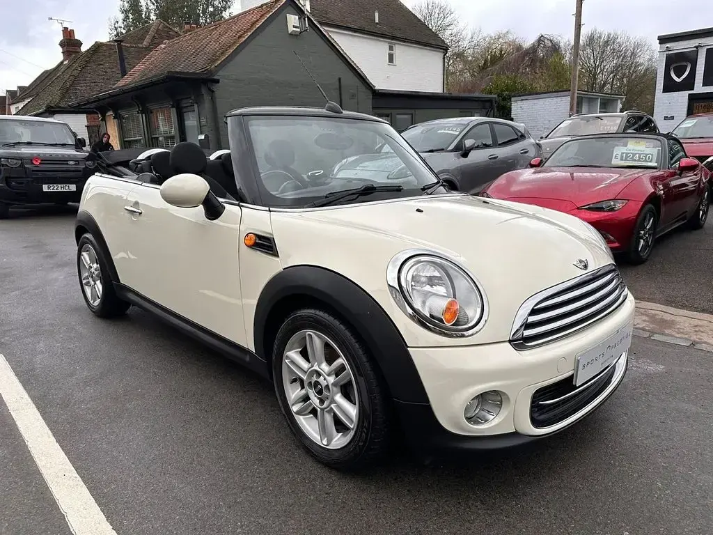 Used Mini Cooper Cabriolet 122 HP (89 kW) 2011 White Cabriolet