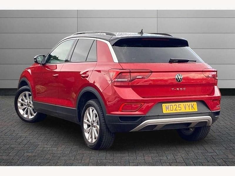 Used VW T-Roc Match 115 HP (84 kW) 2025 Kings red with black roof SUV