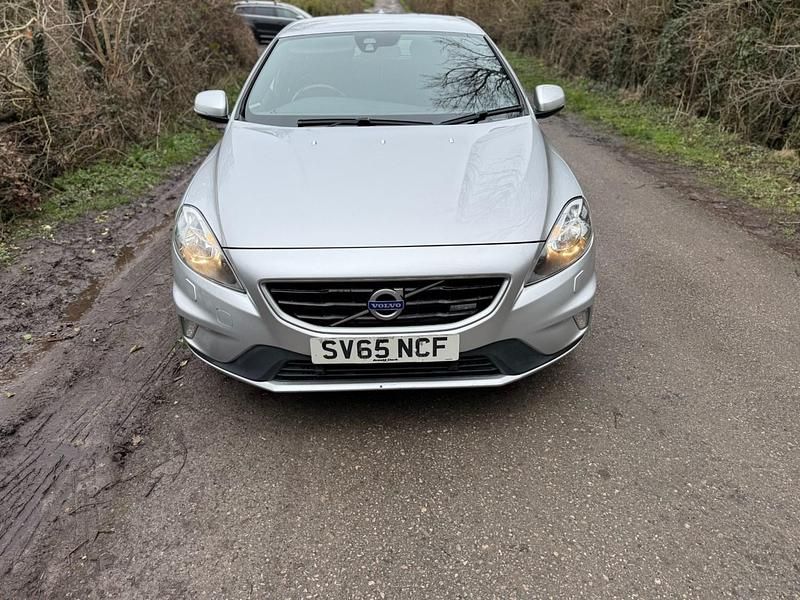 Used Volvo V40 R-Design 115 HP (84 kW) 2015 Silver Hatchback